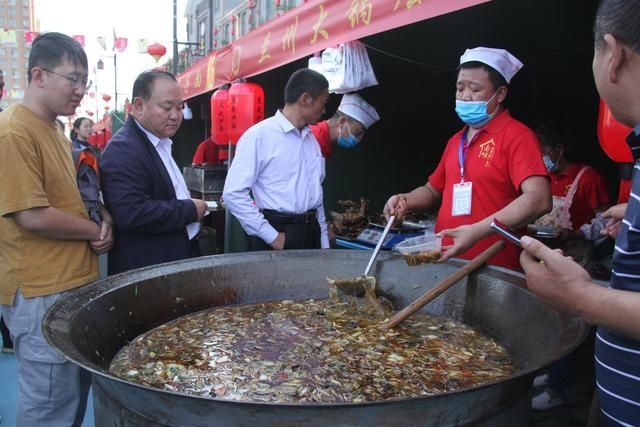 羊美食节|舌尖上的美味 霓虹灯下的盛宴