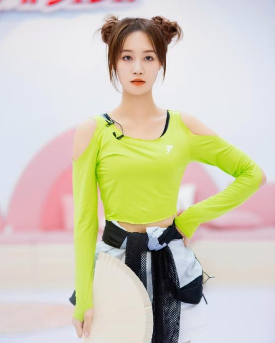  沙袋|蓝盈莹是否真努力，当镜头扫过，手脚上的沙袋说明一切