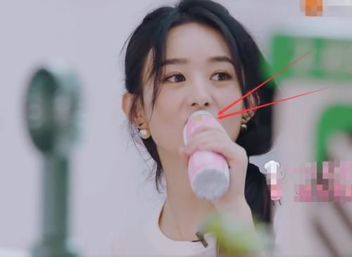  吃货|节目摆拍的酸奶，赵丽颖拿起就喝，镜头特写到唇部，是否“吃货”一目了然