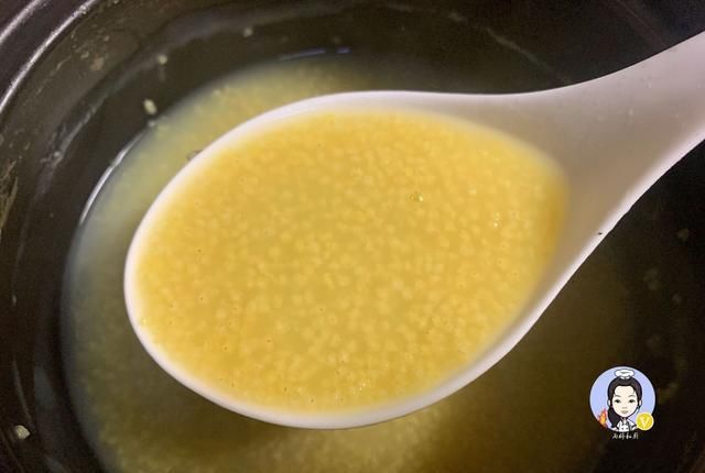 『切记』煮小米粥时,切记不要直接下冷水,掌握3个技巧,米油多,粥更香