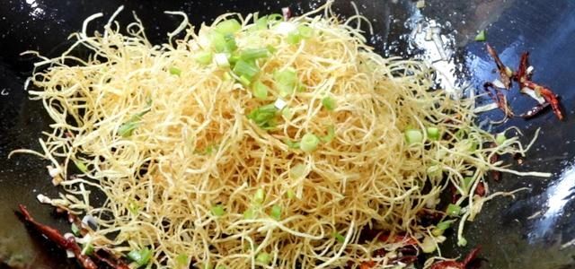  香辣|与众不同的香辣土豆丝，好看好吃，下酒下饭，过瘾又解馋，真香