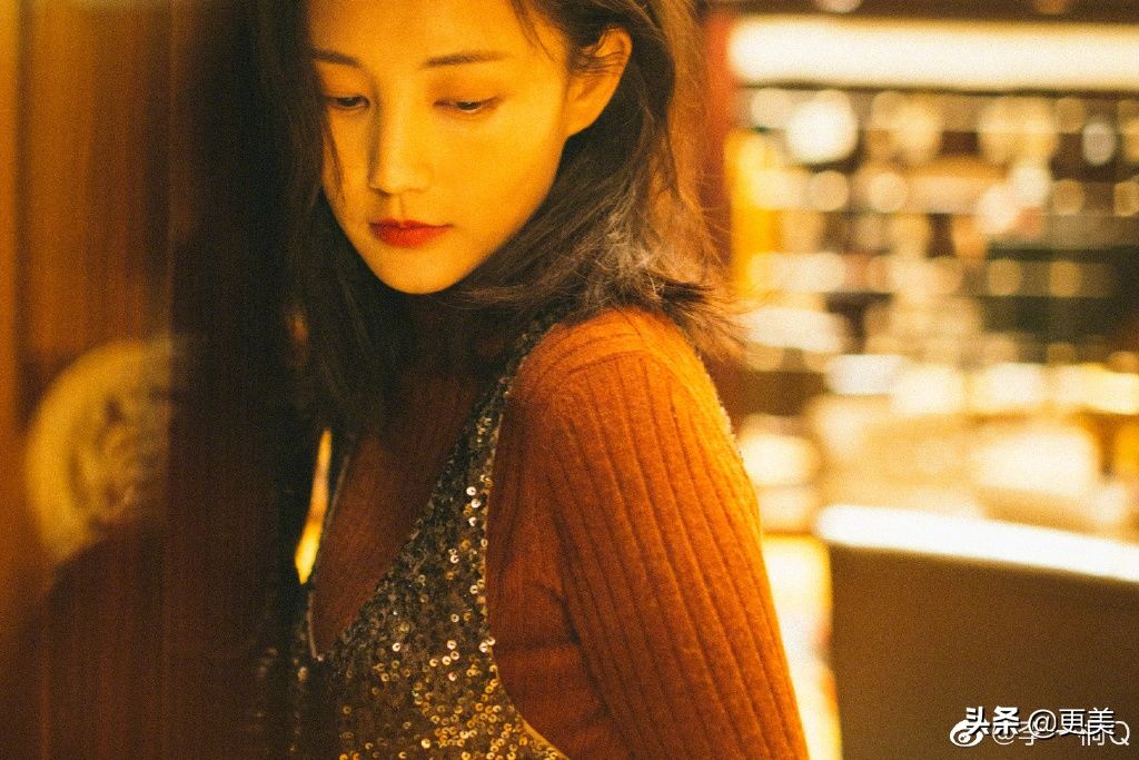  景甜|景甜笑看资源咖断层降级，这脸也吸金？