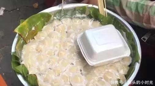 大妈|大妈集市上卖“稀罕小吃”每天限量2盆,2小时全卖完,来晚吃不到