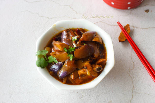 不用|发现茄子新搭配,不用油炸做法简单,小朋友都要多吃一碗米饭