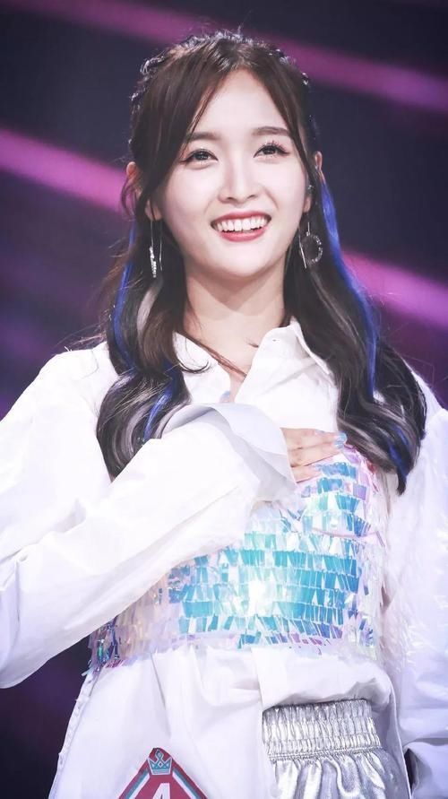 被车撞|吴宣仪曝幼时被车撞飞,遭人质疑场面尴尬,但类似遭遇王一博也有