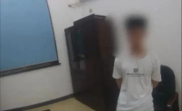  民警|全国网友都在找他！浙江94年民警小哥哥“怼人”视频火了：声音好苏，口才一流！