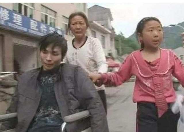  变形记|她是拍摄变形记的农村女孩，住在城市两星期染上公主病，后来如何