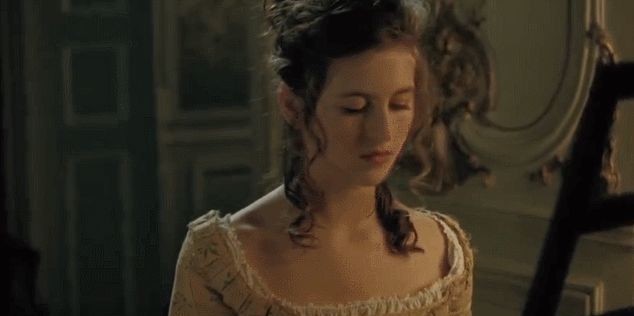 迷倒|她是天才少女,女扮男装进入王宫,迷倒皇太子,却被万众羞辱