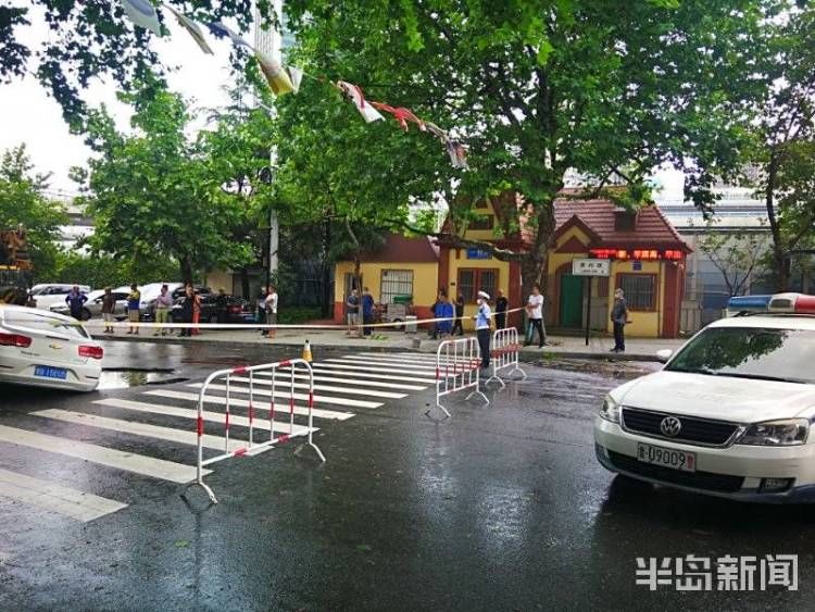  路面|市北区堂邑路市场一路路口发生路面塌陷 该路段现已封闭