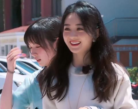  黄晓明|黄晓明在安排如何运行李时，赵丽颖的做法亮了，素质不是装出来的