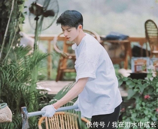  粉丝|《向往的生活》翻车，许光汉粉丝不满嘉宾安排，网友：替他尴尬