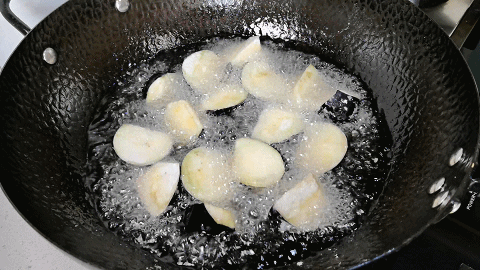  光盘|才知道，“地三鲜”这样做最简单，喷香下饭，上桌后一会就光盘