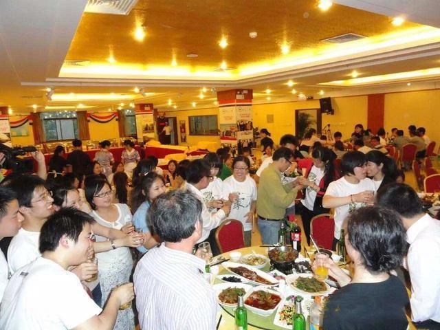 礼金|苦不堪言！疯狂的升学宴：考不考得上是其次，收礼金才是关键