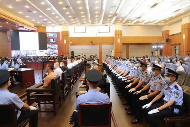  非法|非法获利近亿元！雅安最大涉黑案开庭审理