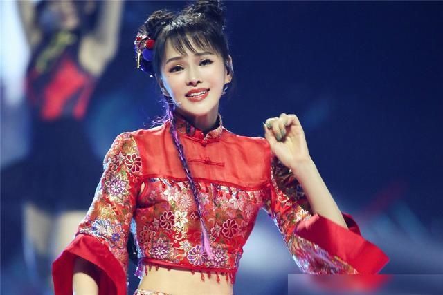  伊能静|《浪姐》的最大赢家，不是蓝盈莹、张含韵，而是不向岁月低头的她