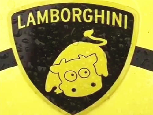 炫富|男子晒兰博基尼车钥匙炫富，却被网友一眼看穿：这是两元店买的吧？