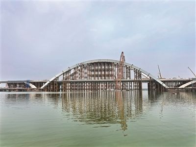 京雄大桥“浮出”水面