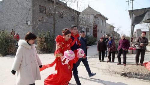 女子|天天打麻将，不带娃不煮饭的农村女子，多数换身份成为“少奶奶”