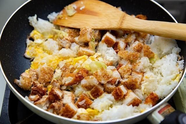 照烧饭堡|日本麦当劳限定推出三款“饭堡”日本人把它们做成了炒饭