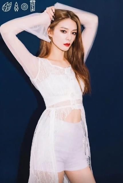  好看|火箭少女101暗黑新娘妆，杨超越造型最好看，李紫婷得罪化妆师？