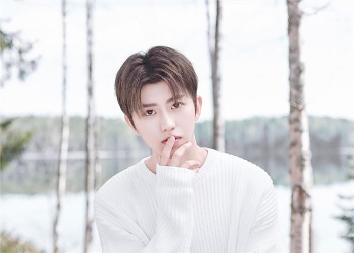  榜首|最受欢迎综艺嘉宾大洗牌：杨幂跌落第5，邓伦第4，榜首真男神！