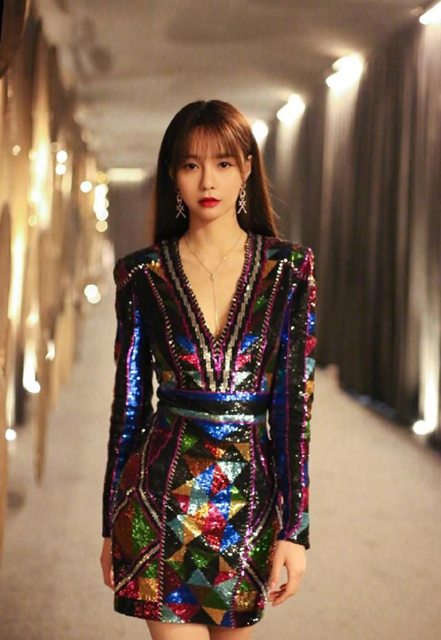  浪姐|靠《浪姐》圈粉的沈梦辰，私下更是穿衣达人，甜美帅气风随意切换