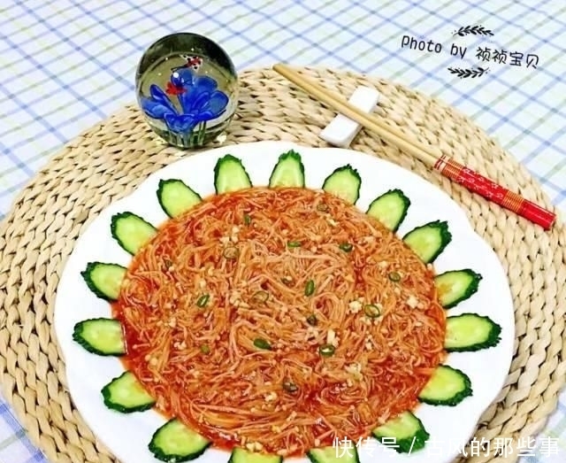 番茄|吃过之后,你会爱上番茄烩金针菇的蔬菜,比肉食更美味,也更容易制作