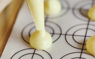  蛋清|在家用面粉和蛋清就能做的小零食，酥脆可口，健康无添加