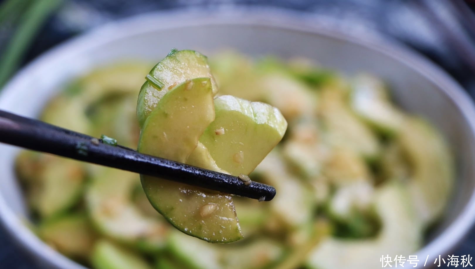 菜瓜|夏天别只知道凉拌黄瓜,比黄瓜更脆爽的凉拌菜,多吃清热解毒!