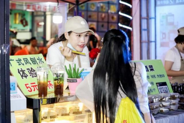 现场|屯昌打造品牌IP活动 美食音乐节暨荧光夜跑活动受追捧