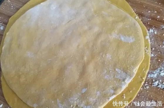 撒上一层干|营养还是蒸的好！好吃不上火，千层红薯糕，层次丰富，蓬松柔软