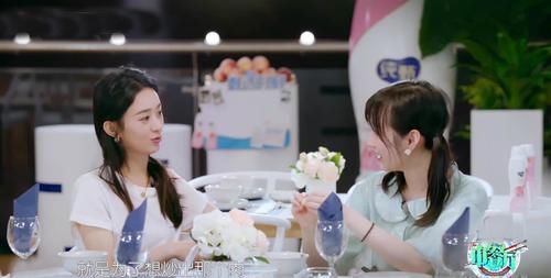  赵丽颖表|《中餐厅》赵丽颖责任心爆棚，首次回应炒酱油事件，初见杨超越反应可爱