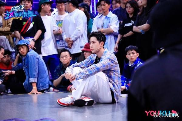  张艺兴|舞台不够炸? 导师不专业? 看了本期《街舞3》后, 你会被四位队长惊艳到