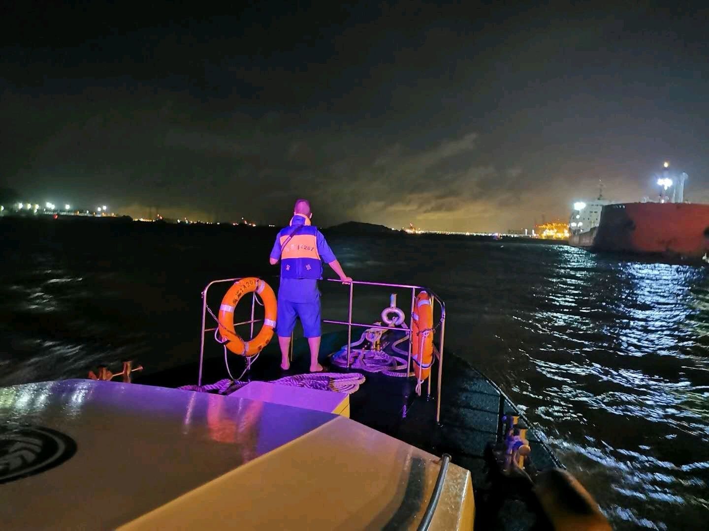  死亡|深圳妈湾码头两船相撞致3人死亡