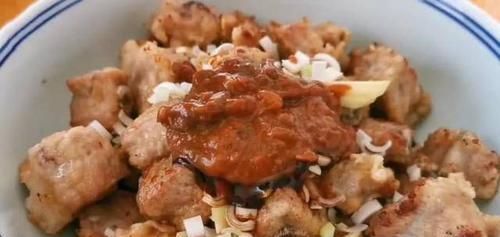  瞬间|我家排骨从不炖着吃，淋2个鸡蛋，不加一滴水，上桌瞬间被扫光！