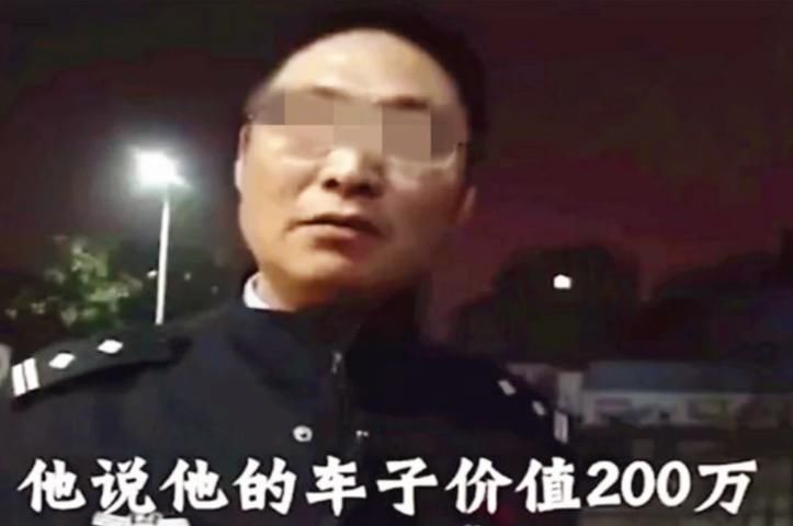  小区|200万宝马堵小区门口，放狠话谁敢动试试看，结果大快人心