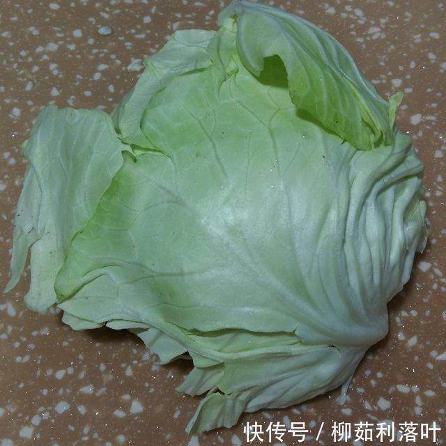 微辣|包菜炒回锅肉，肉香菜鲜，微辣可口