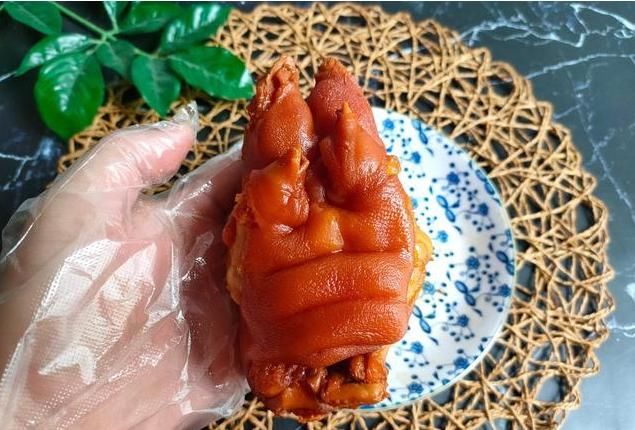 满满|入秋贴秋膘,试试这道菜,口感软糯、胶原蛋白满满,对皮肤好