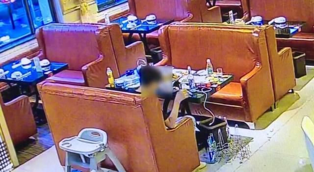 店里|丢人不！四小伙饭店吃“霸王餐”，店主喊你们付餐费