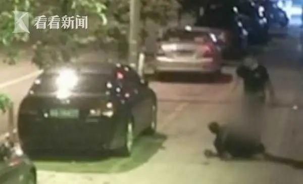  殴打|广西一男子殴打小区保安半小时，叫嚣“我爸是公安局副局长”？警方通报