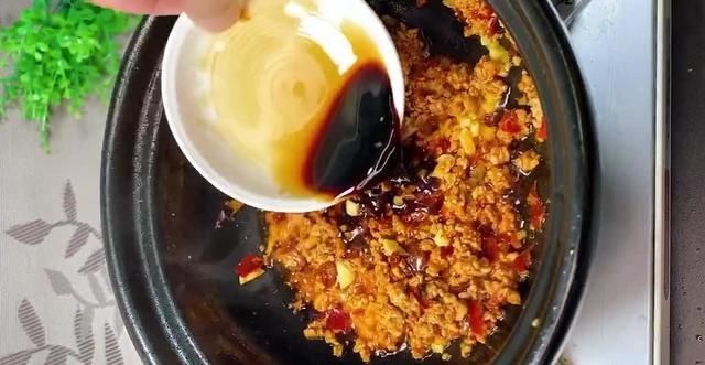 丝滑|家常肉末粉条的做法,柔软丝滑香辣入味,做法简单3步就搞定