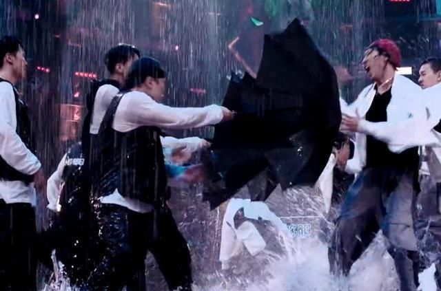  钟汉良|《街舞3》水舞台，“莲”全场最佳，张艺兴反应却让人失望