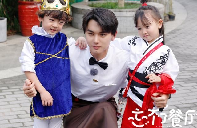 成员|《忘不了餐厅2》官宣,黄渤宋祖儿回归,新成员刚来就当副店长