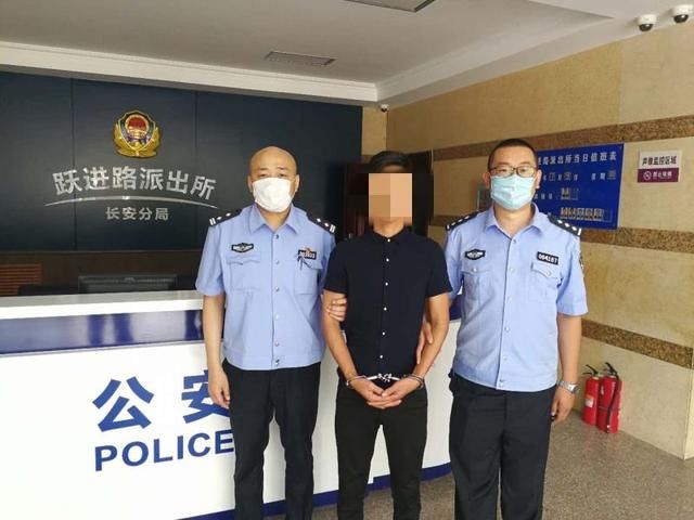 疑人郝某|弄巧成拙!男子遇交警检查掏假证被查获