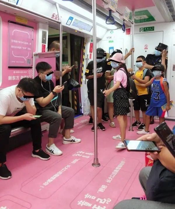 地铁|童言可以无忌，成人不可胡来