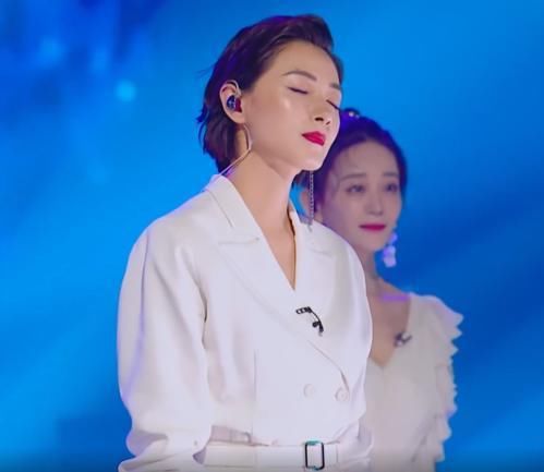  女星|明明有30位女星，为何《浪姐》节目组“独宠”万茜？