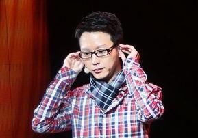  现况|草根逆袭抛弃糟糠女友，娶外国高官之女隐婚9年，李玉刚现况如何