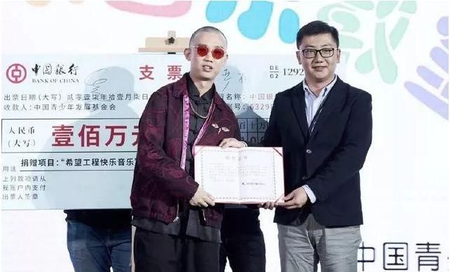  乐堡啤酒|他们“玩”得也太open了吧？！