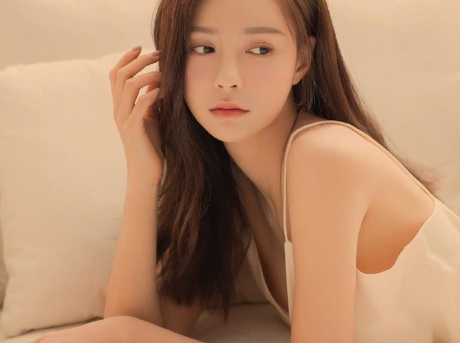  杜华|沈梦辰被淘汰出局，杜华的反应转变大，网友：难道有内幕