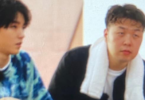 王俊凯|王俊凯并非一人参加《中餐厅》,看到坐在他身边的搭档,可以放心了